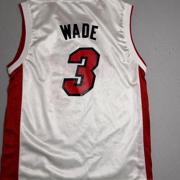 Dwayne Wade # 3 Miami Heat M Youth Reebok White Red Jersey Sz Medium (10-12) NBA - Picture 2 of 8